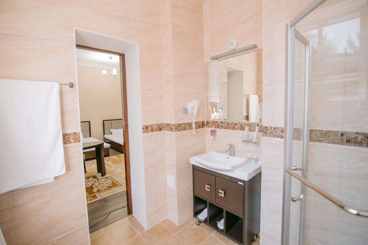 Hotel Inju Taraz Zewnętrze zdjęcie